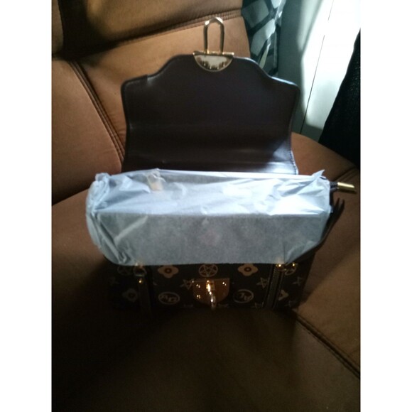 Womens Small Brown & Gold Stylish Handbag with Strap...(H1) - Picture 5 of 6